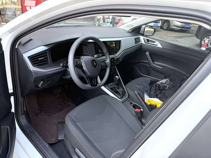 Фото 2 - Volkswagen Polo