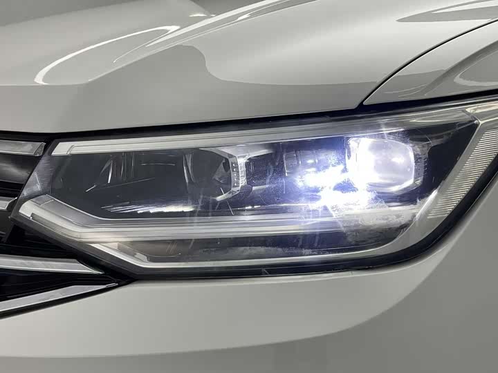 Фото 4 - Volkswagen Tiguan L Pro