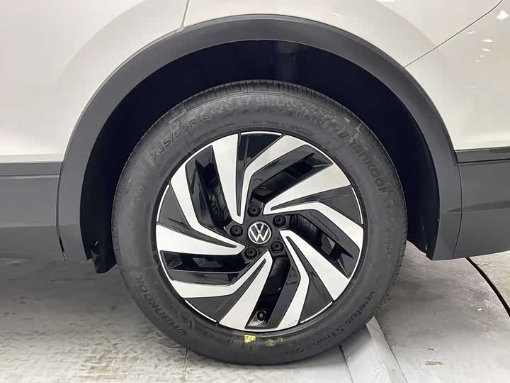 Фото 5 - Volkswagen Tiguan L Pro