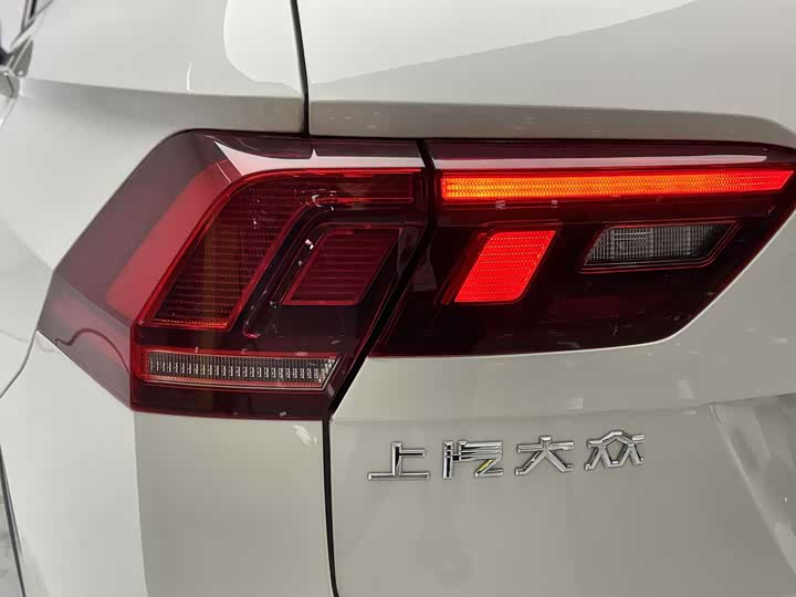 Фото 6 - Volkswagen Tiguan L Pro