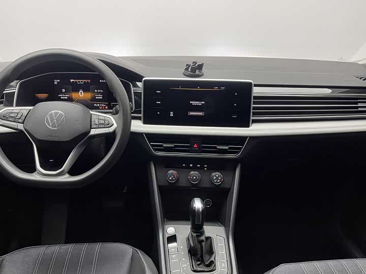 Фото 9 - Volkswagen Tiguan L Pro