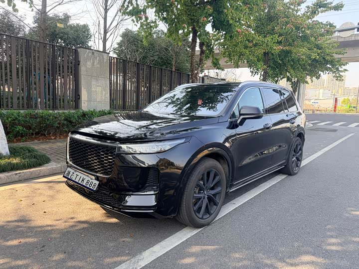 Фото 1 - LiXiang One