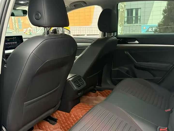 Фото 3 - Volkswagen Lavida