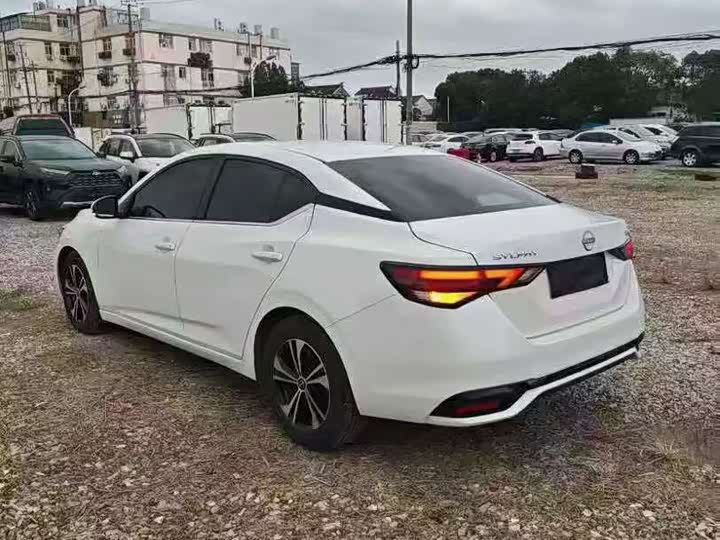 Фото 7 - Nissan Sylphy