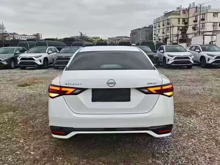 Фото 8 - Nissan Sylphy