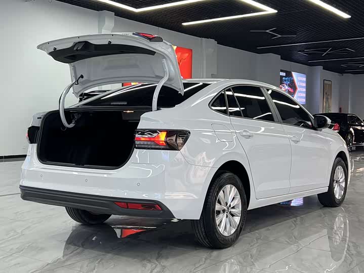 Photo 5 - Volkswagen Lavida