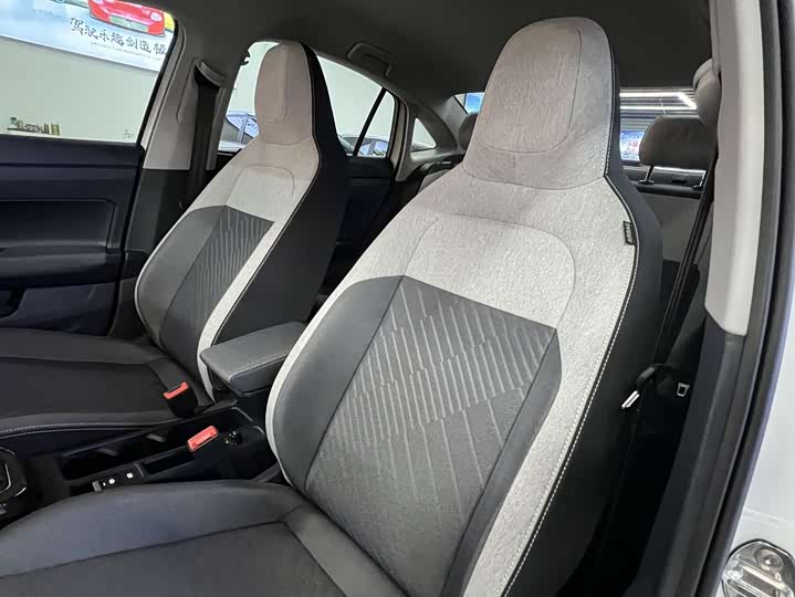 Photo 7 - Volkswagen Lavida