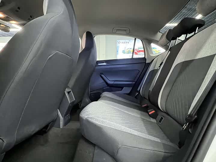 Photo 8 - Volkswagen Lavida