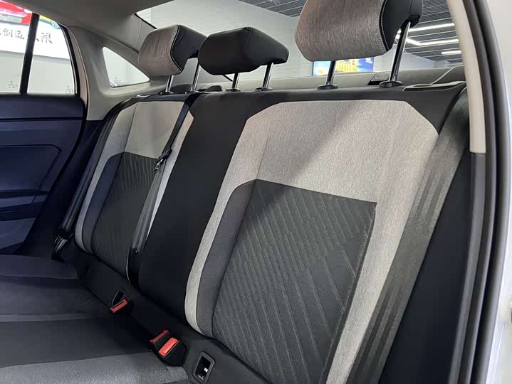 Photo 9 - Volkswagen Lavida