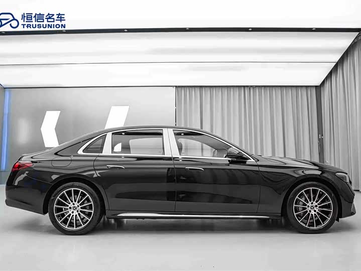 Photo 4 - Mercedes-Benz E-Class