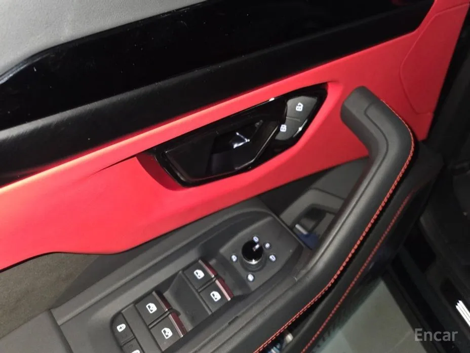 Фото 8 - Lamborghini Urus