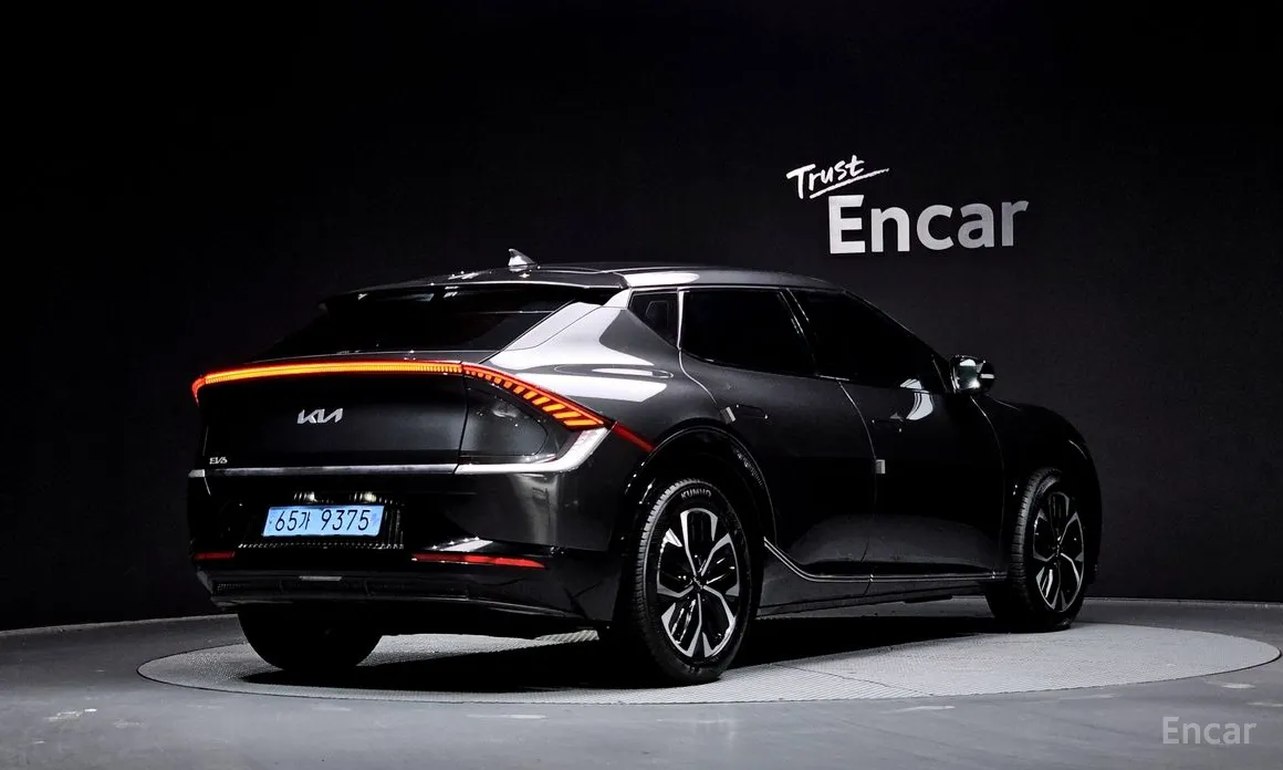 Фото 2 - Kia EV6