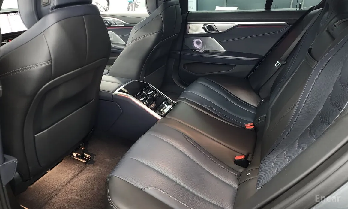 Фото 11 - BMW 8 Series