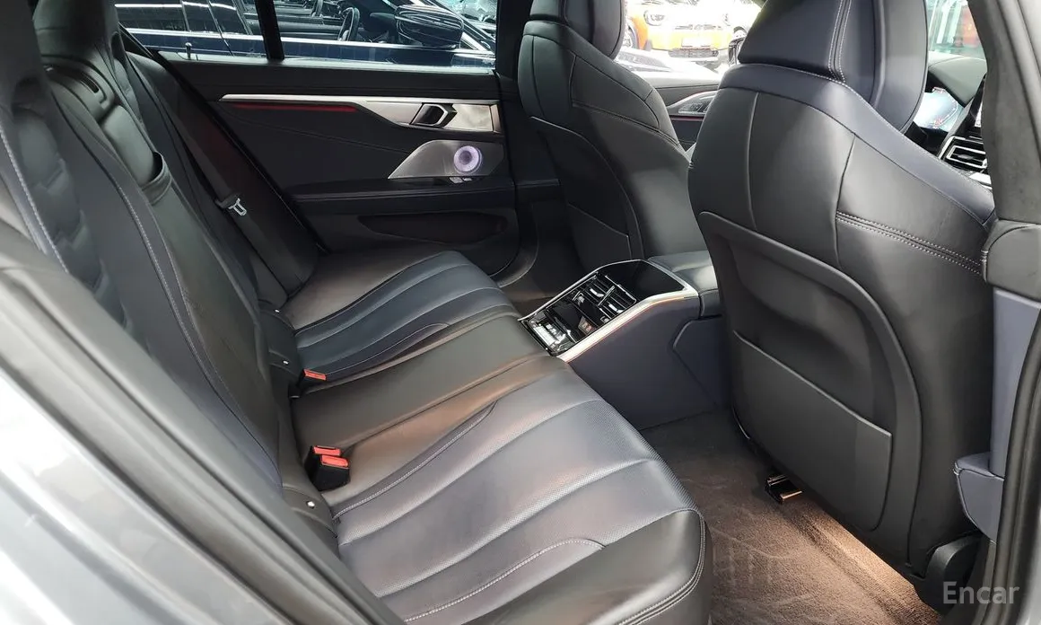 Фото 17 - BMW 8 Series