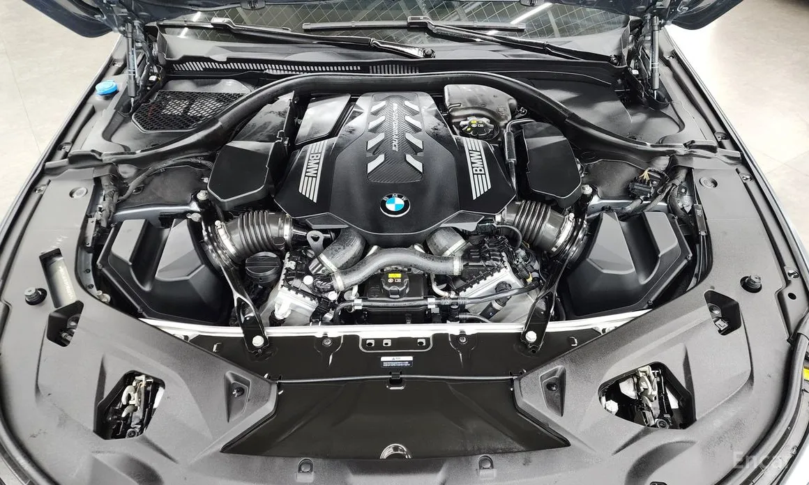 Фото 6 - BMW 8 Series