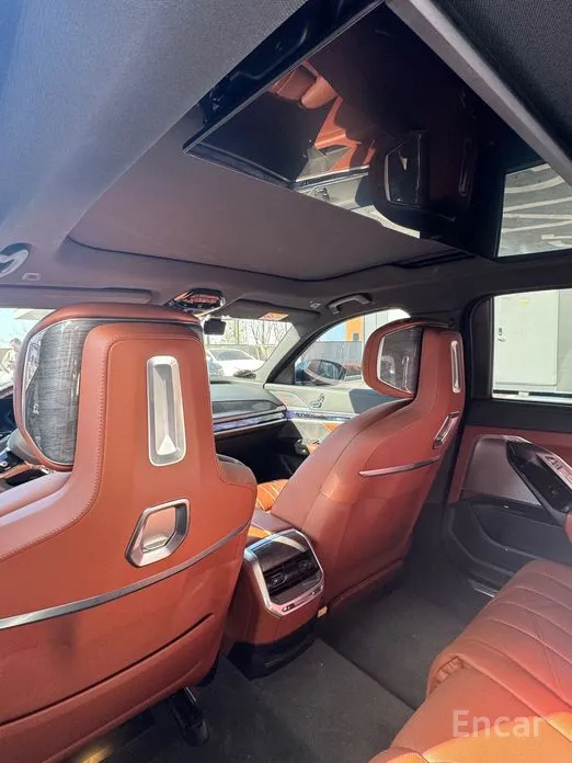 Фото 10 - BMW i7