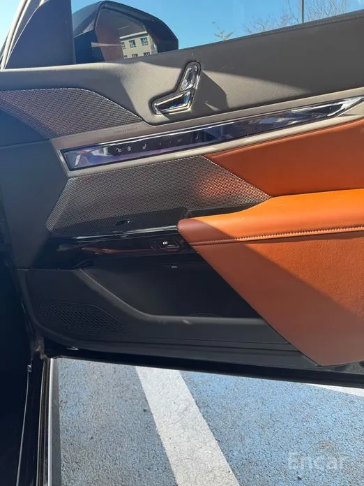 Фото 15 - BMW i7