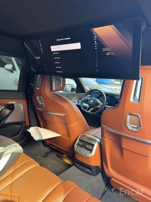 Фото 16 - BMW i7