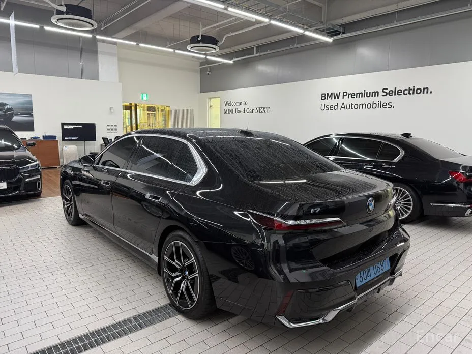 Фото 2 - BMW i7