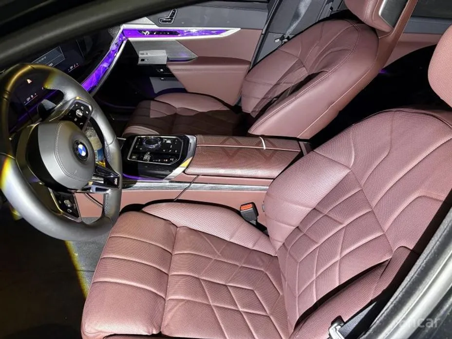 Фото 3 - BMW 7 Series