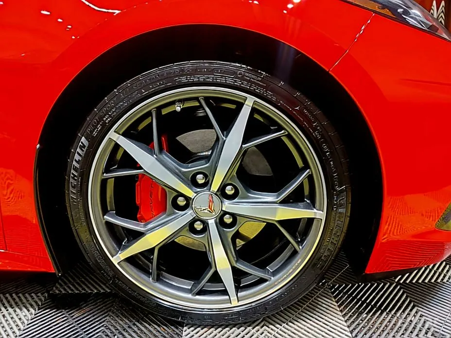 Фото 8 - Chevrolet Corvette