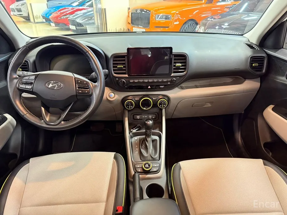 Photo 7 - Hyundai Venue