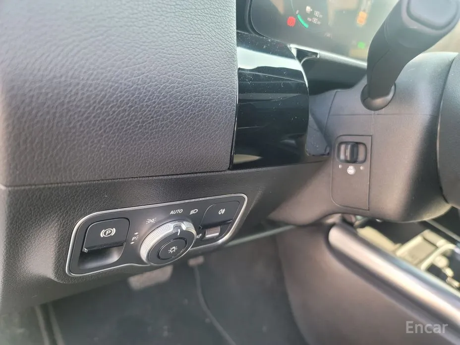 Фото 10 - Mercedes-Benz EQA