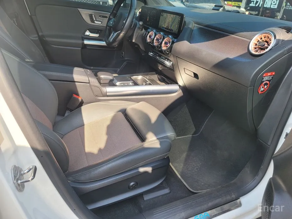 Фото 14 - Mercedes-Benz EQA