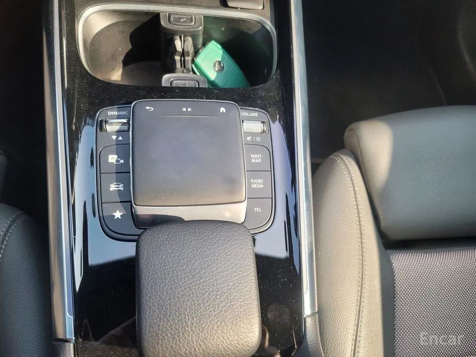 Фото 17 - Mercedes-Benz EQA