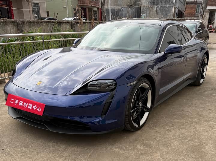 Фото 1 - Porsche Taycan