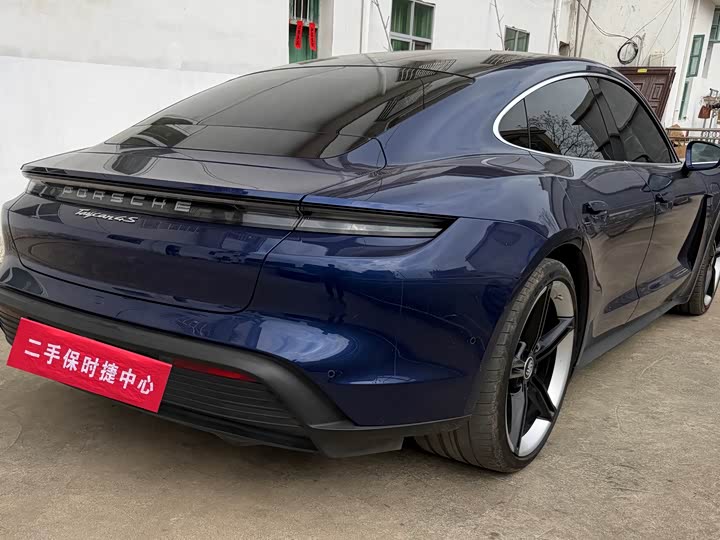 Фото 6 - Porsche Taycan