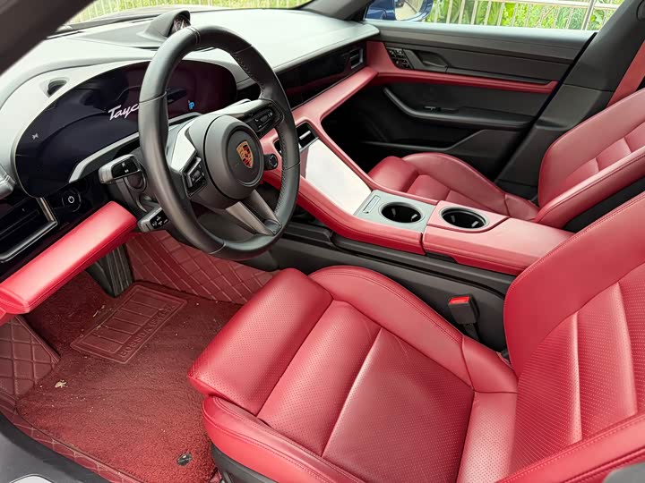 Фото 7 - Porsche Taycan