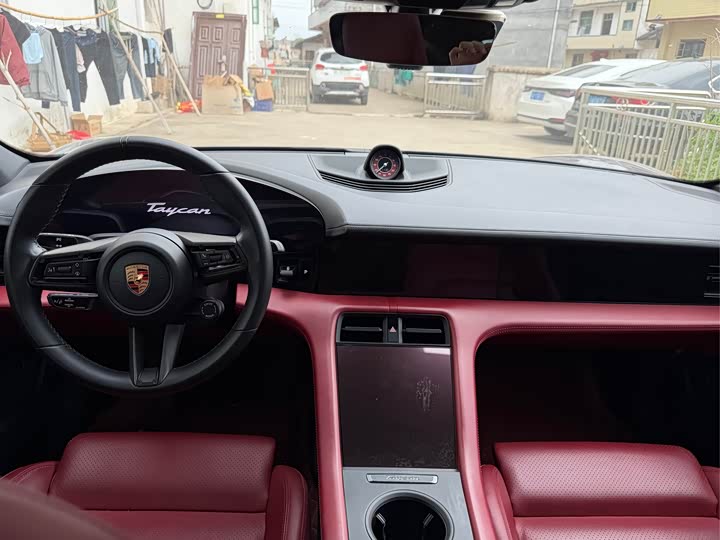 Фото 9 - Porsche Taycan