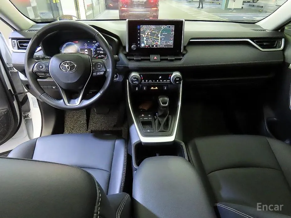 Фото 10 - Toyota RAV4