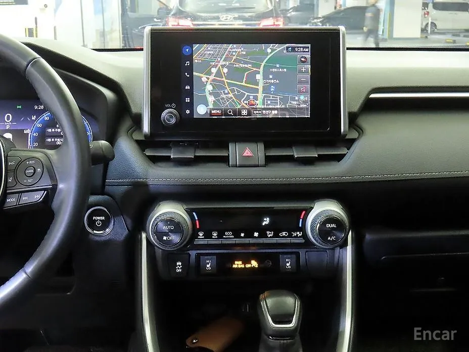 Фото 11 - Toyota RAV4