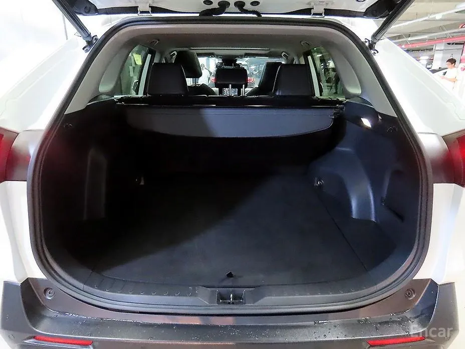 Фото 17 - Toyota RAV4