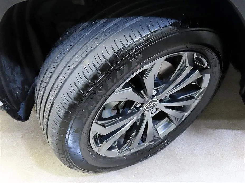 Фото 20 - Toyota RAV4