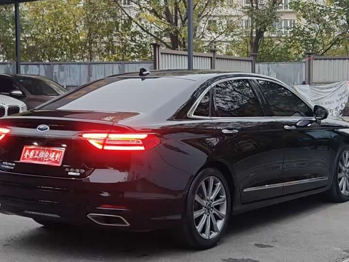 Фото 6 - Ford Taurus