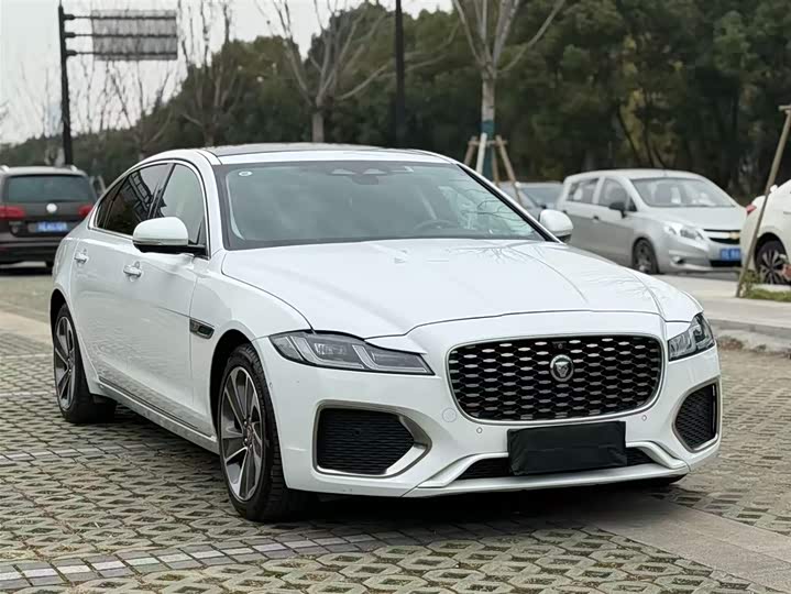 Фото 3 - Jaguar XF L