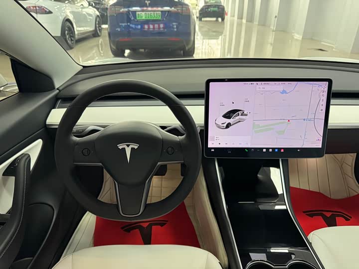 Фото 5 - Tesla Model 3