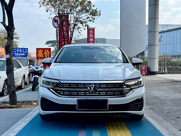 Фото 2 - Volkswagen Sagitar L