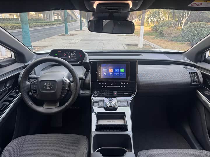 Фото 5 - Toyota bZ4X