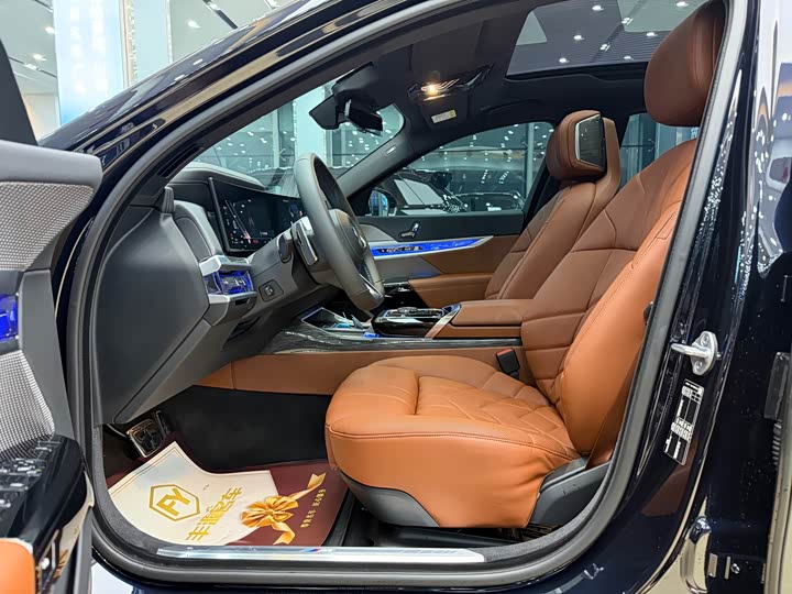 Фото 4 - BMW 7 Series