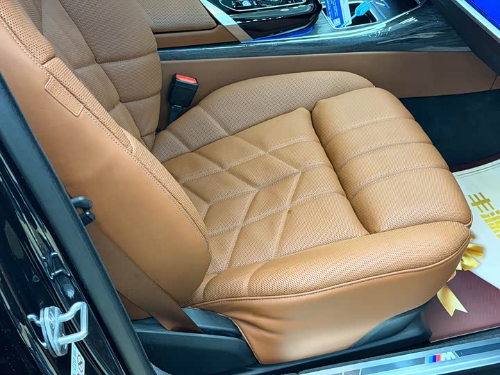 Фото 9 - BMW 7 Series