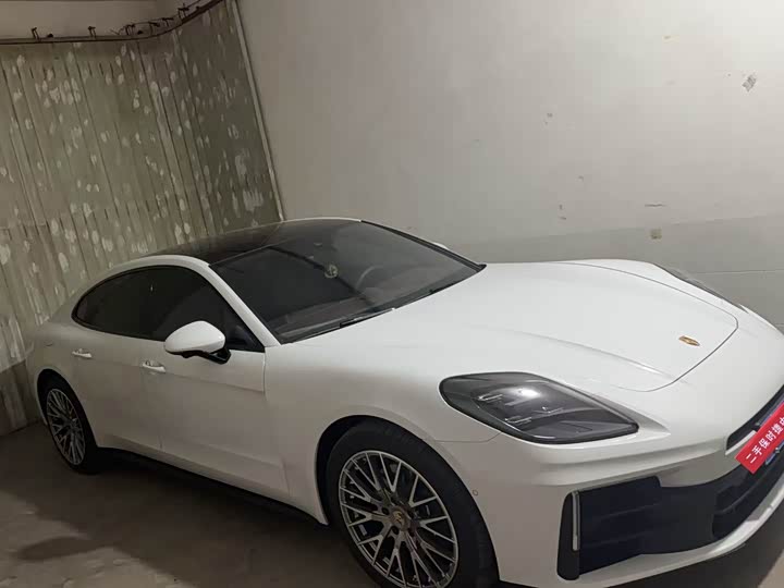 Фото 3 - Porsche Panamera