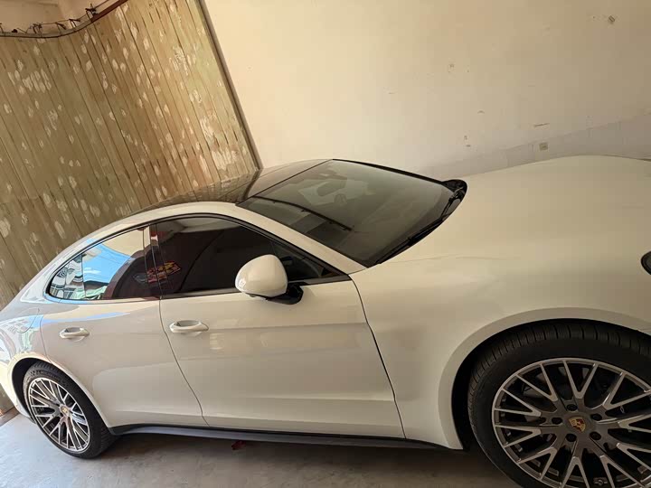 Фото 4 - Porsche Panamera