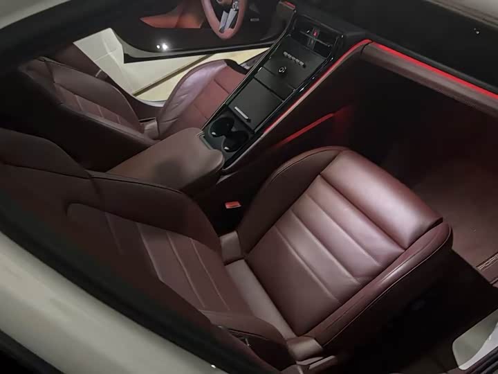 Фото 8 - Porsche Panamera