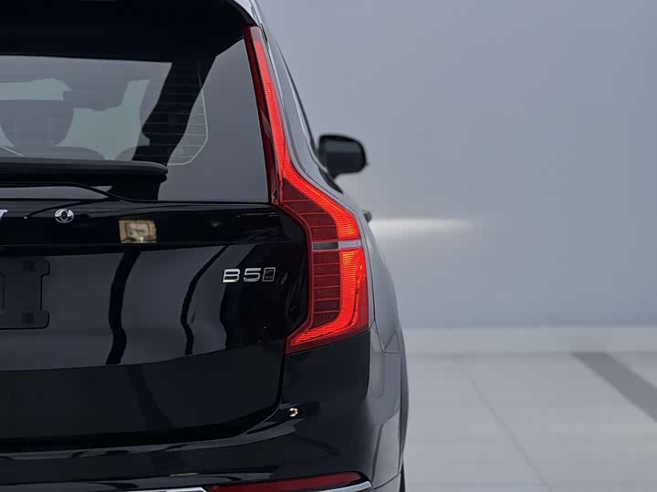 Фото 9 - Volvo XC90