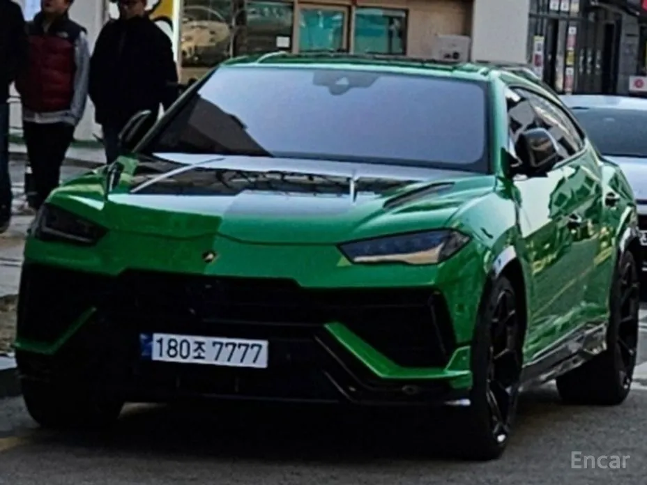 Фото 1 - Lamborghini Urus