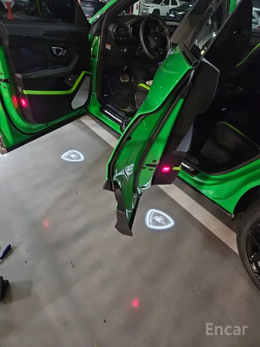 Фото 6 - Lamborghini Urus